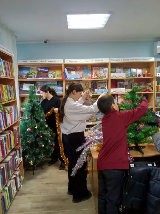 photo_5363799440264728213_y