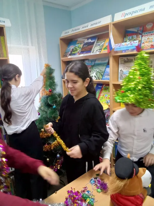 photo_5363799440264728212_y